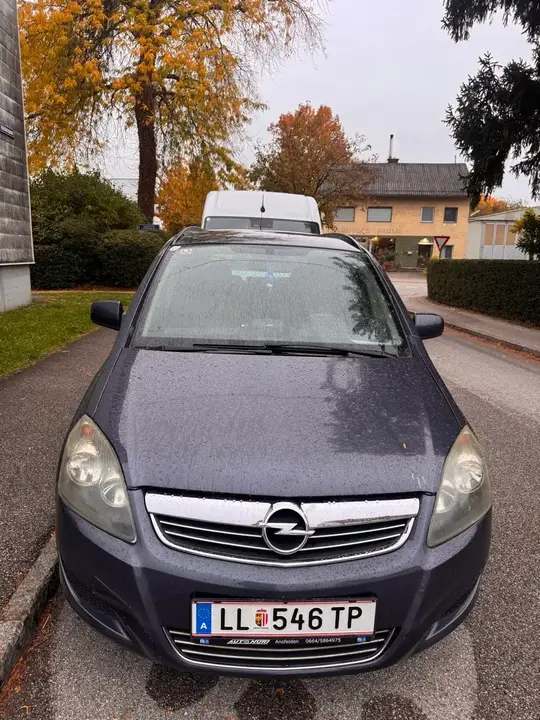 Opel Zafira 2010 photo 2