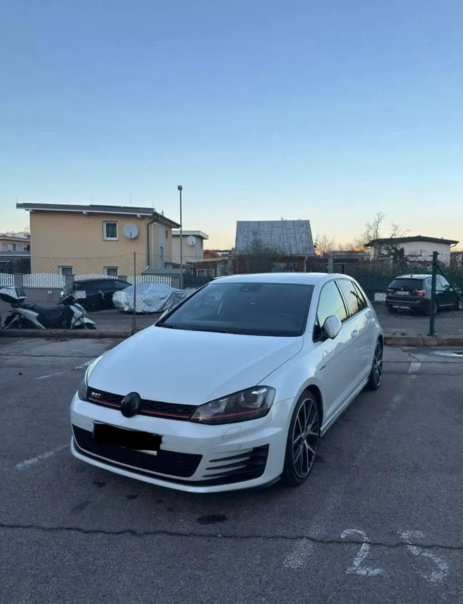 Volkswagen Golf 2013 photo 2