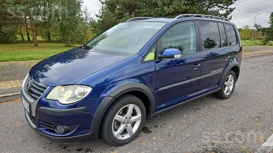 Volkswagen Cross Touran