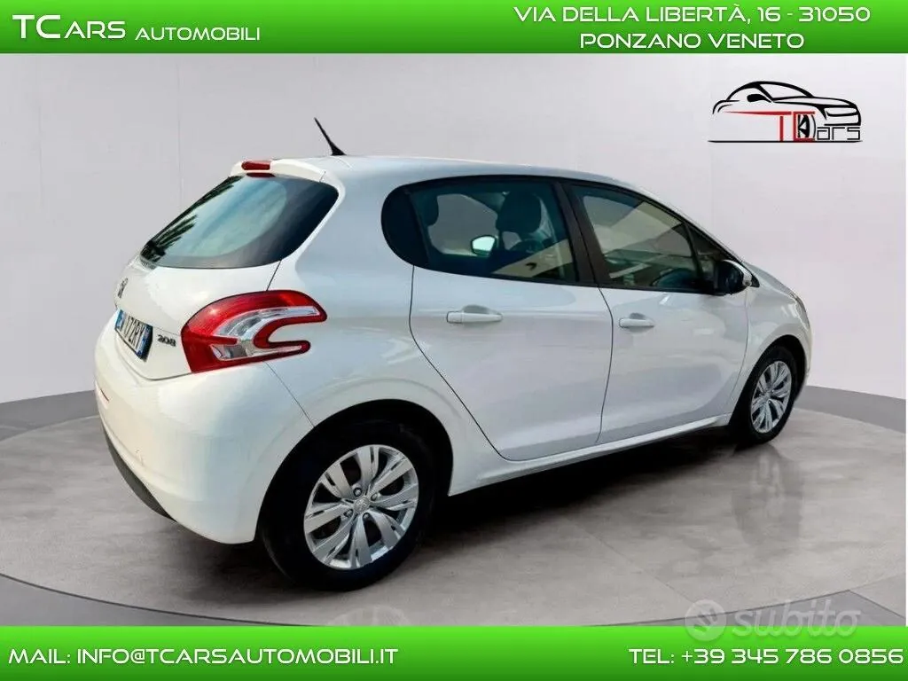 Peugeot 208 2014 photo 5