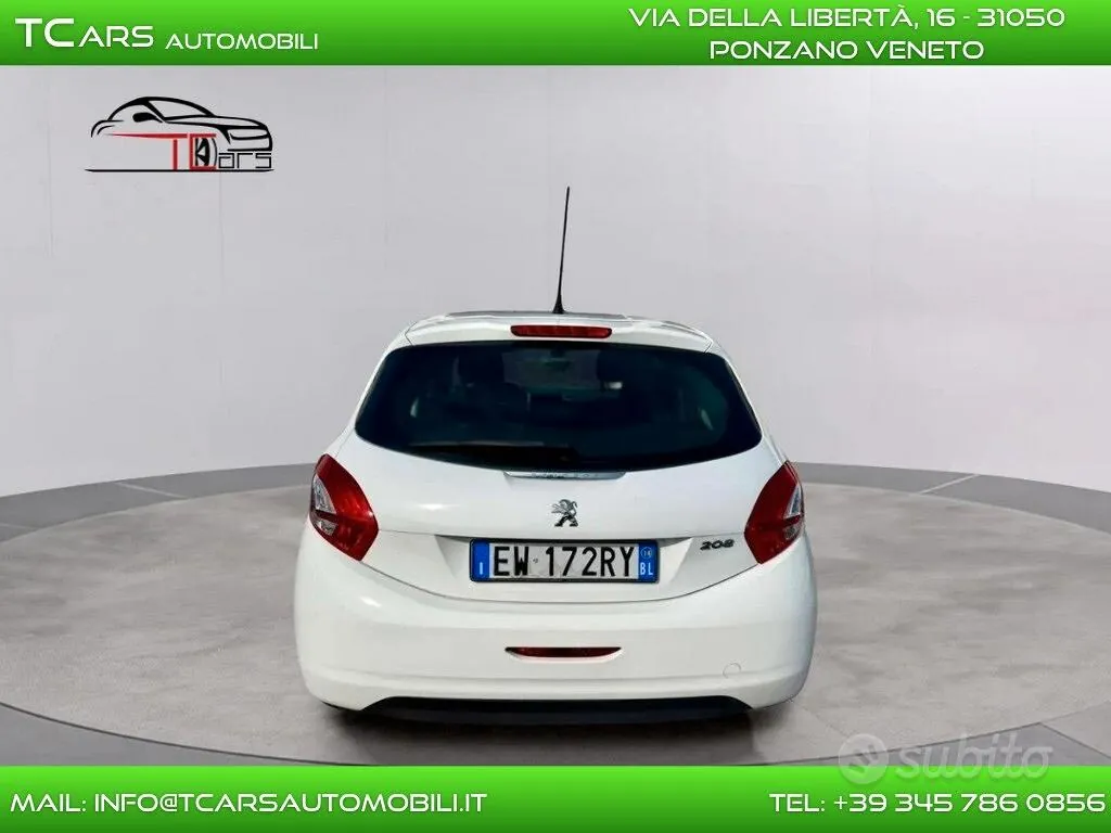 Peugeot 208 2014 photo 2