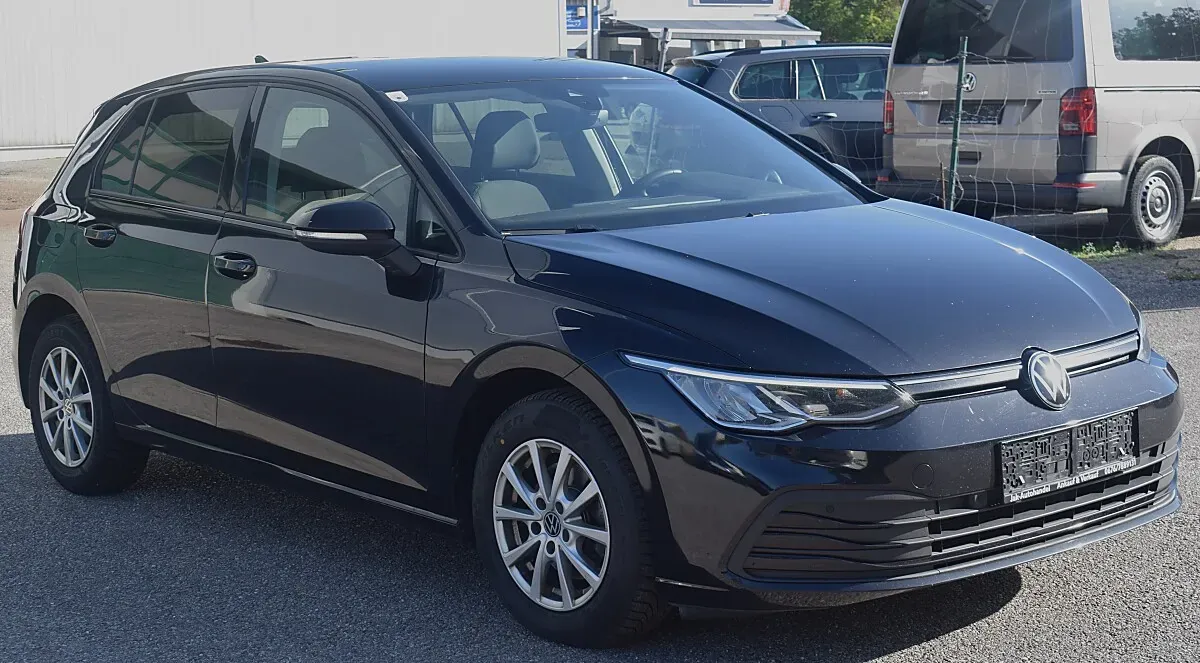 Volkswagen Golf 2023 photo 2