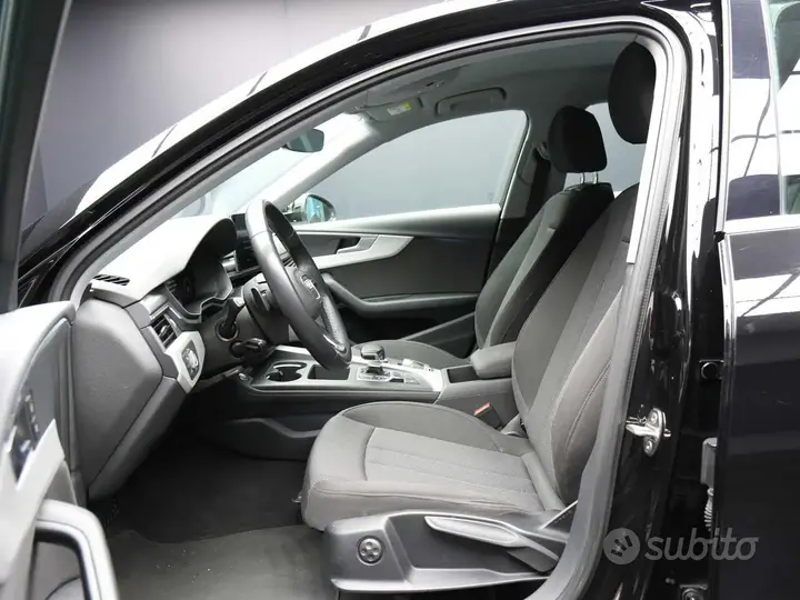 Audi A4 Avant 2023 photo 4