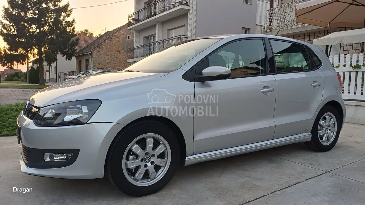 Volkswagen Polo 2011 photo 2