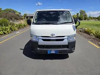Toyota Hiace 2021 photo 3