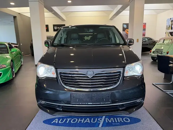 Lancia Voyager