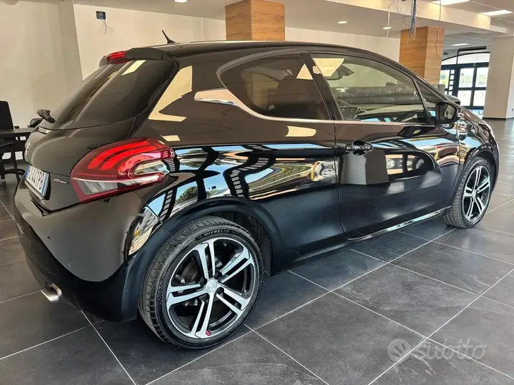 Peugeot 208 2017 photo 5