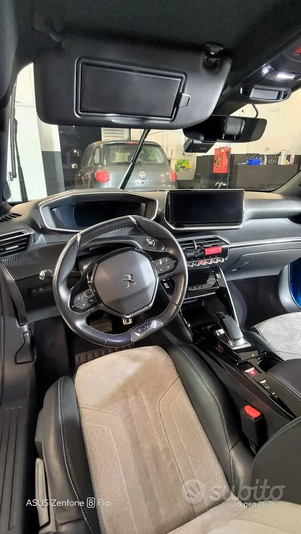 Peugeot E-2008 2020 photo 4