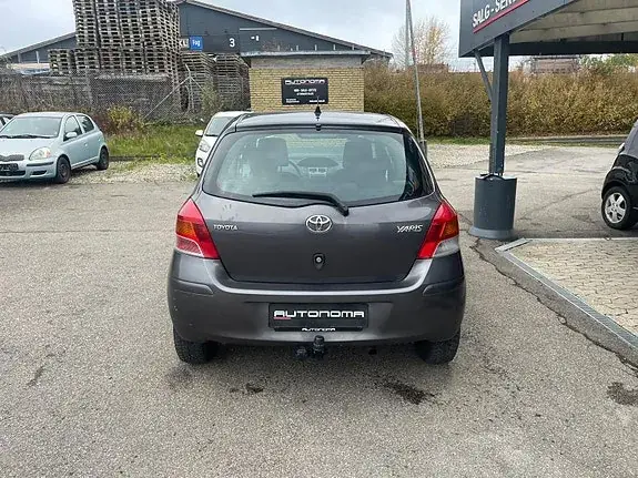 Toyota Yaris 2009 photo 4