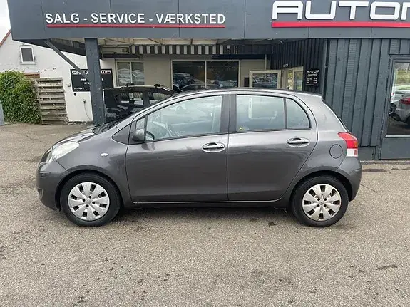 Toyota Yaris 2009 photo 2