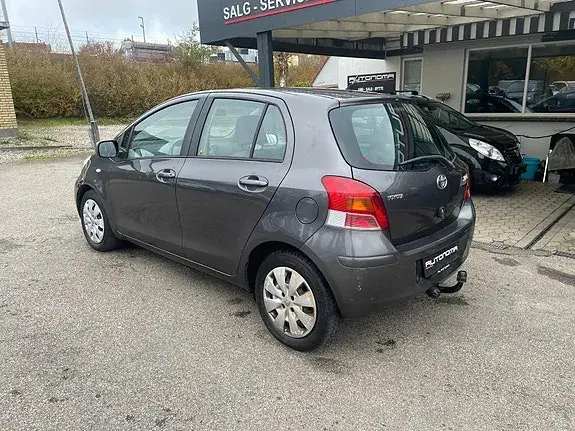 Toyota Yaris 2009 photo 3