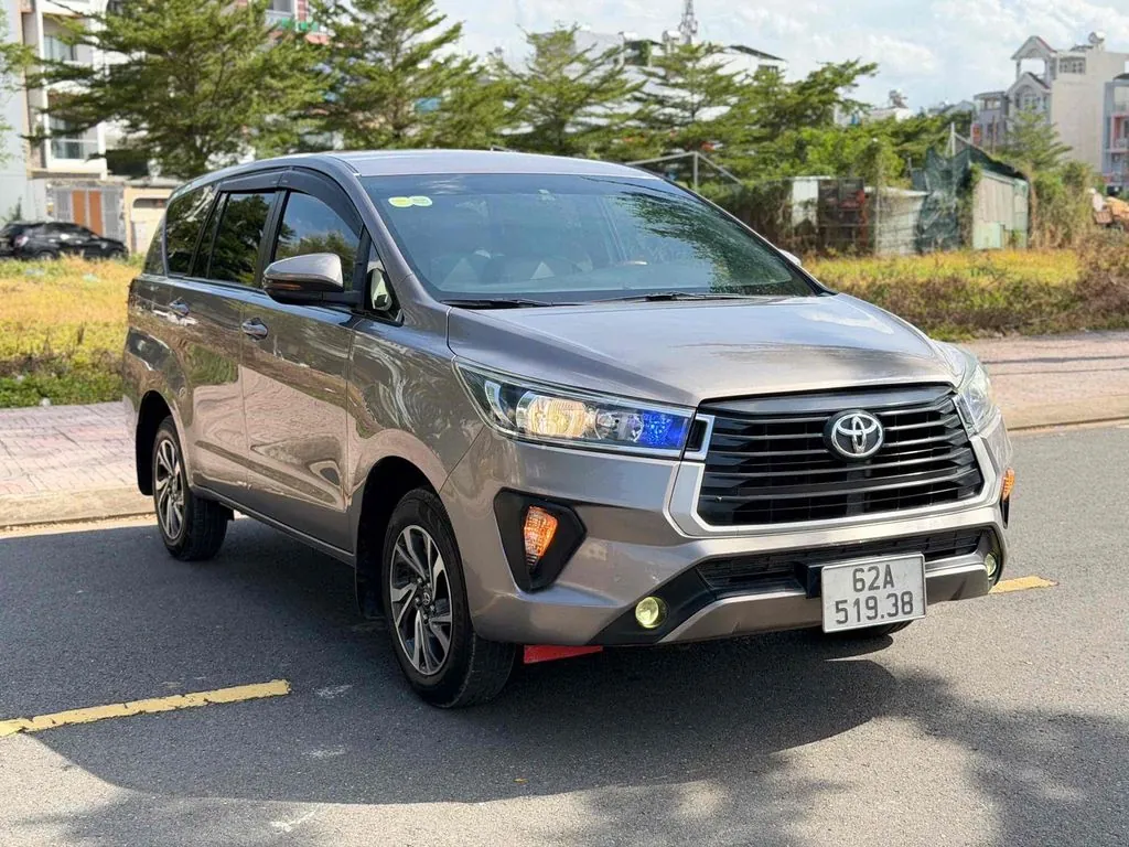 Toyota Innova 2021 photo 2