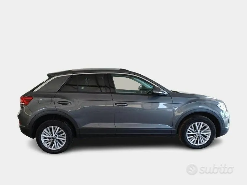 Volkswagen T-Roc 2023 photo 3