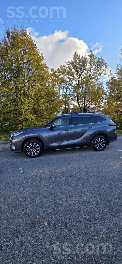 Toyota Highlander 2024 photo 2