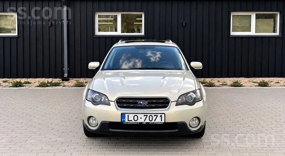 Subaru Legacy 2005 photo 2