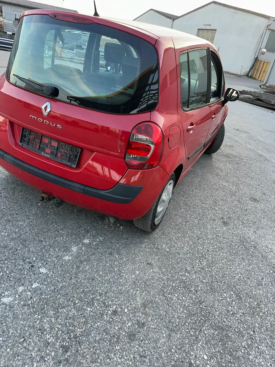 Renault Modus 2010 photo 2