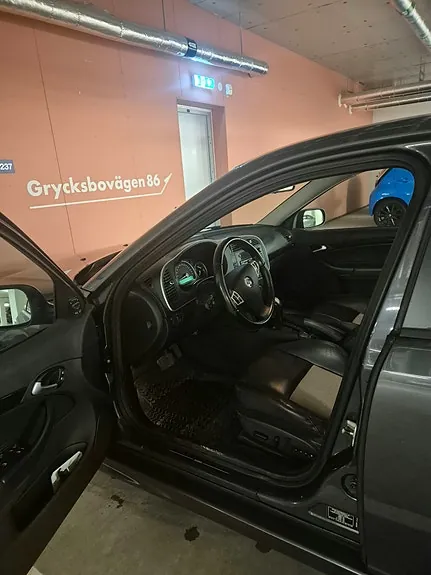 Saab 9-3 2010 photo 5