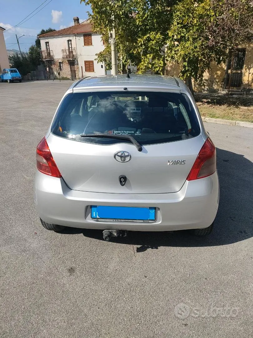 Toyota Yaris 2007 photo 3