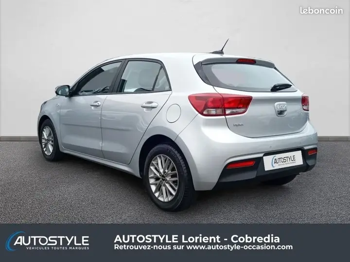 Kia Rio 2023 photo 3