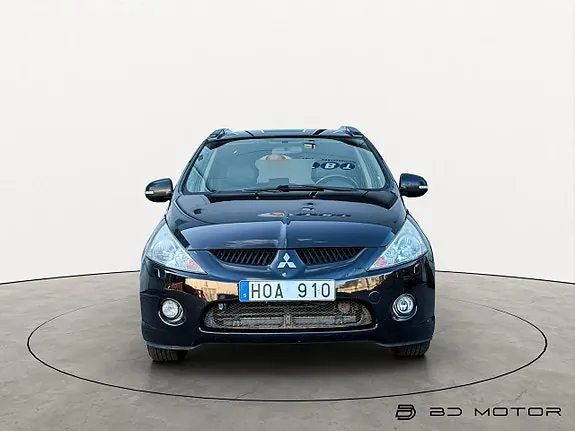 Mitsubishi Grandis 2010 photo 4