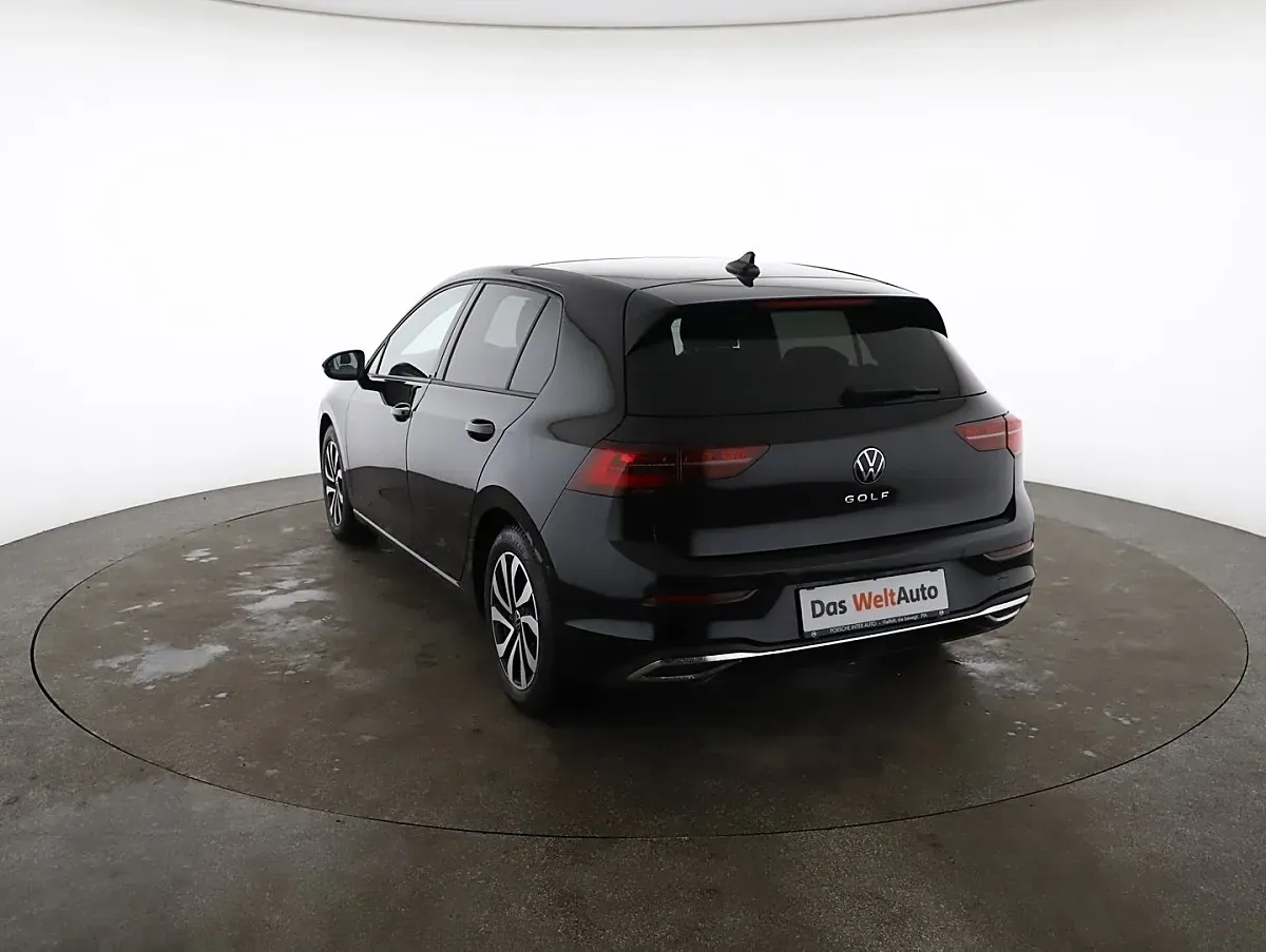 Volkswagen Golf 2022 photo 2