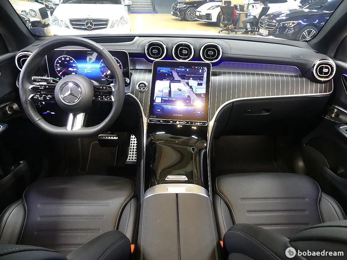 Mercedes-Benz Glc300 2024 photo 4