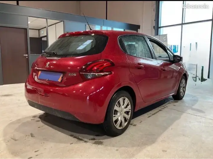 Peugeot 208 2020 photo 2