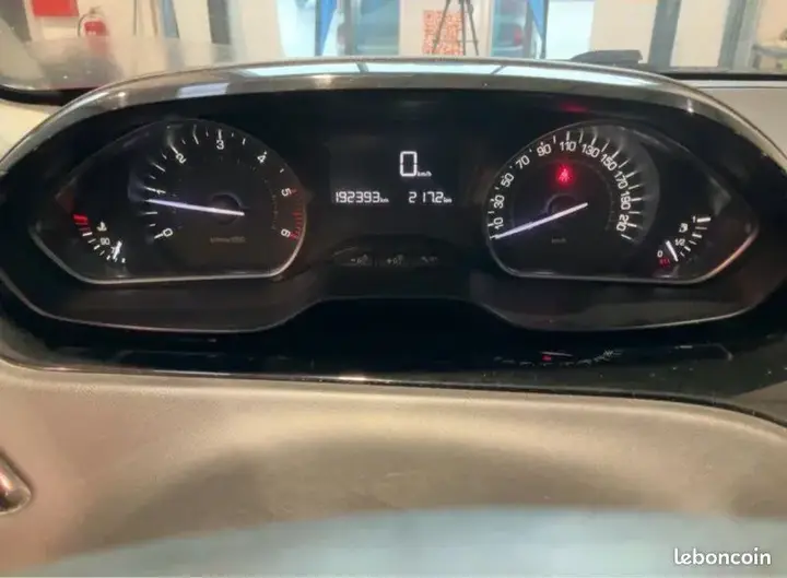 Peugeot 208 2020 photo 4