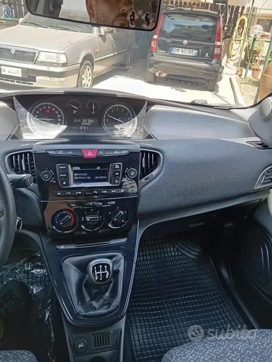 Lancia Ypsilon 2018 photo 5