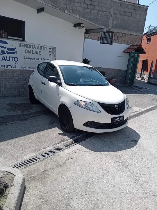 Lancia Ypsilon 2018 photo 2