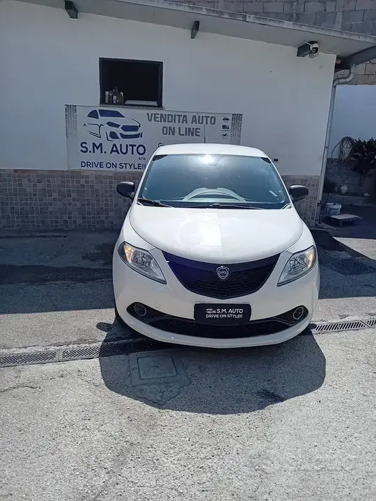 Lancia Ypsilon