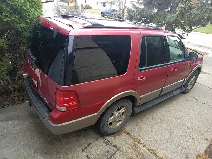 Ford Expedition 2003 photo 2