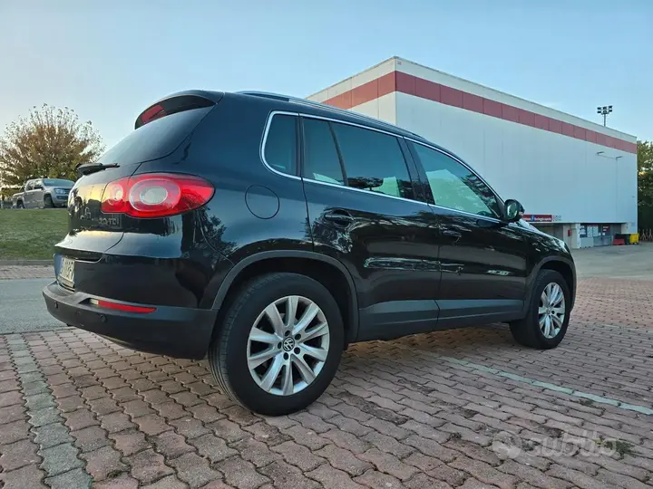Volkswagen Tiguan 2010 photo 2