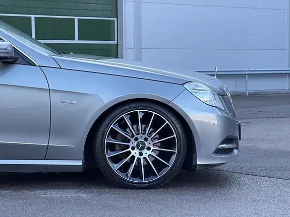 Mercedes-Benz E220 D 2012 photo 2