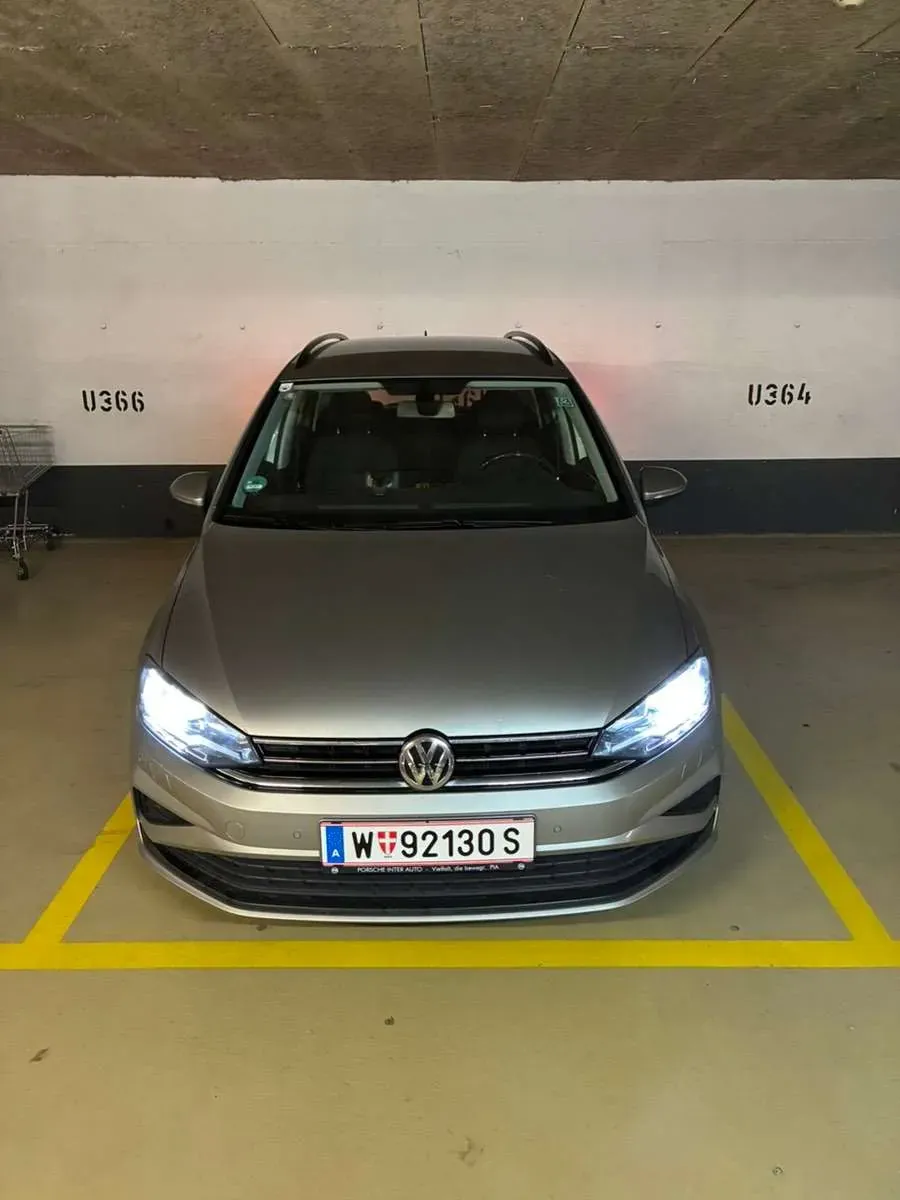 Volkswagen Golf 2018 photo 2