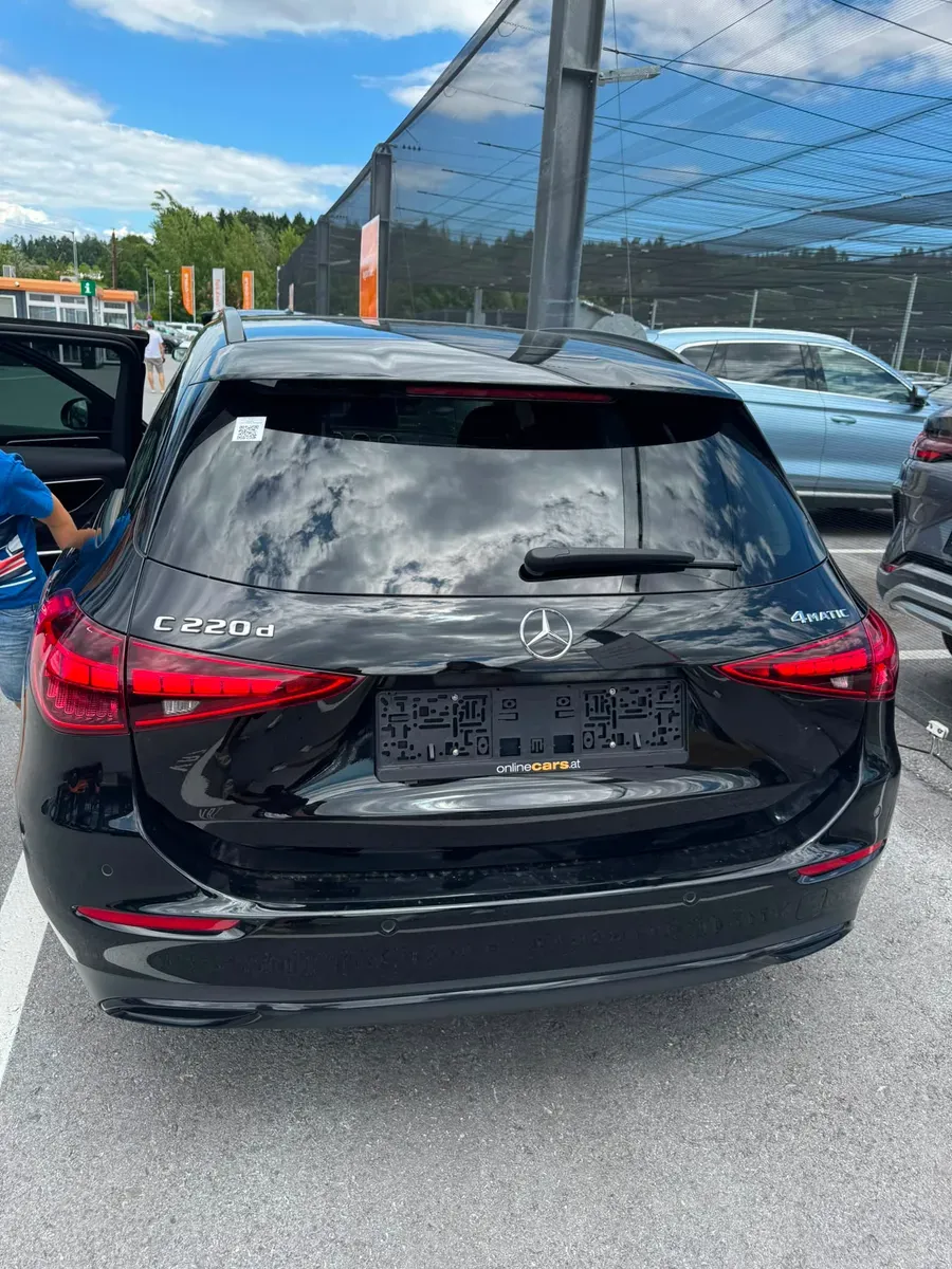 Mercedes-Benz C-Class 2023 photo 3