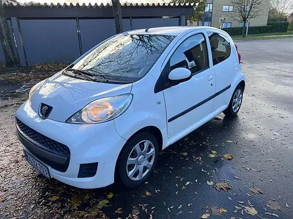 Peugeot 107 2010 photo 2