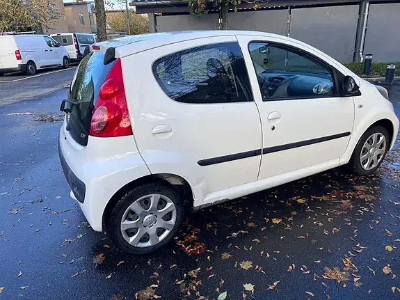 Peugeot 107 2010 photo 5