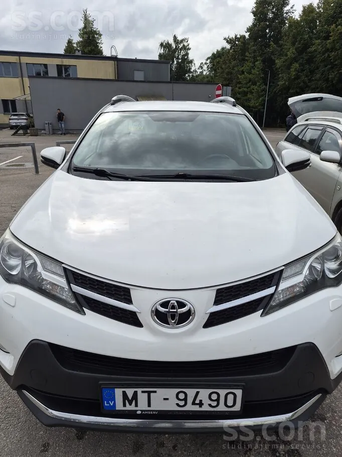 Toyota Rav4 2015 photo 2