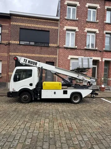 Nissan Nv400