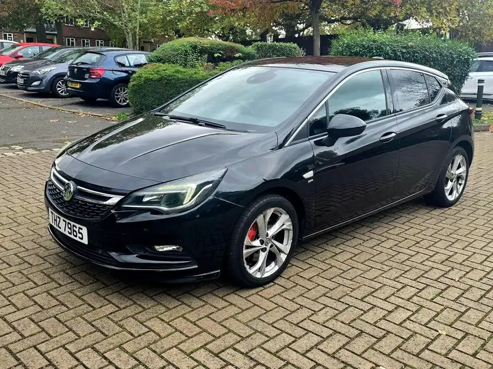 Vauxhall Astra 2015 photo 2