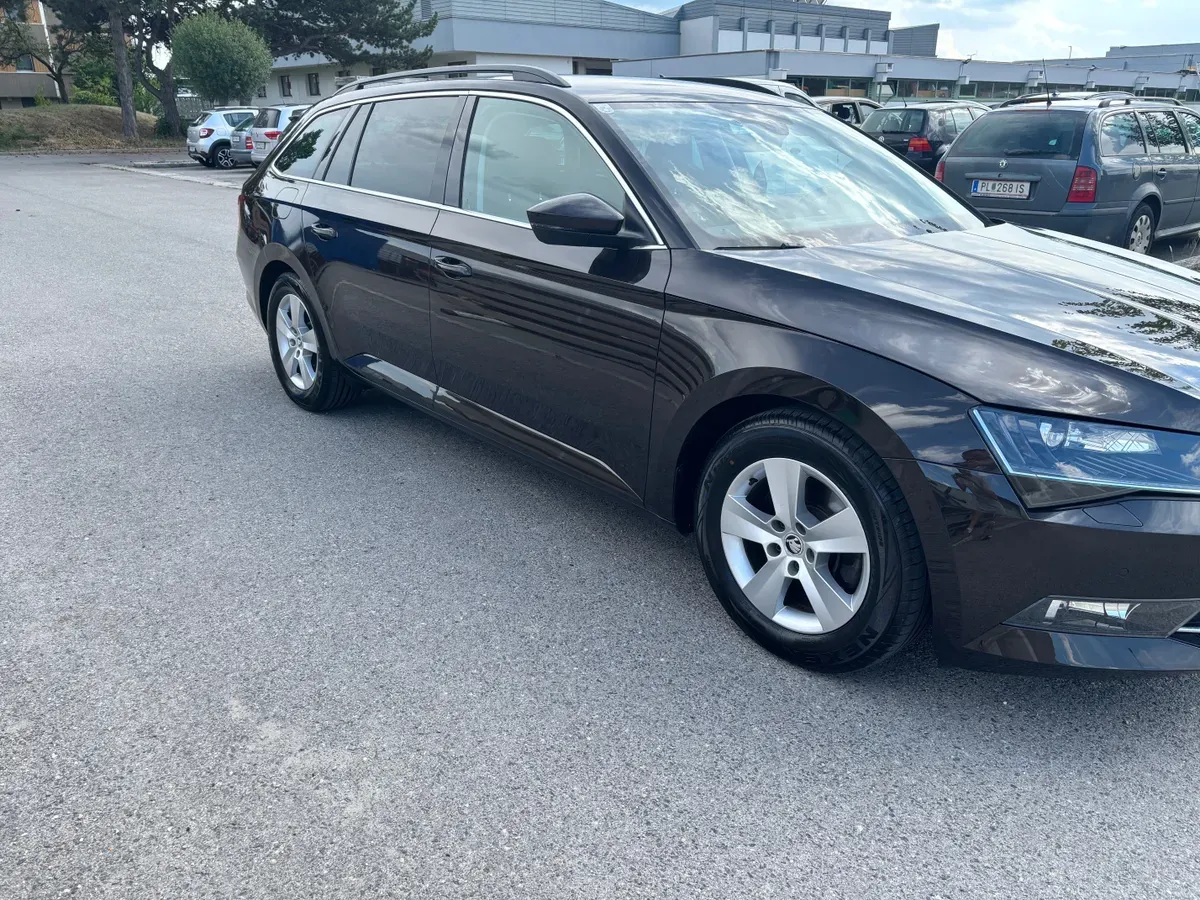 Skoda Superb 2017 photo 3