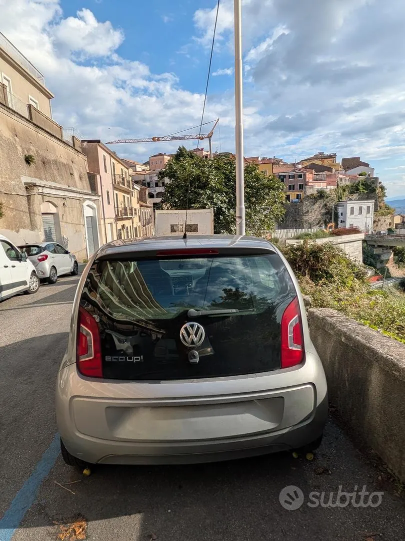 Volkswagen Up 2015 photo 4