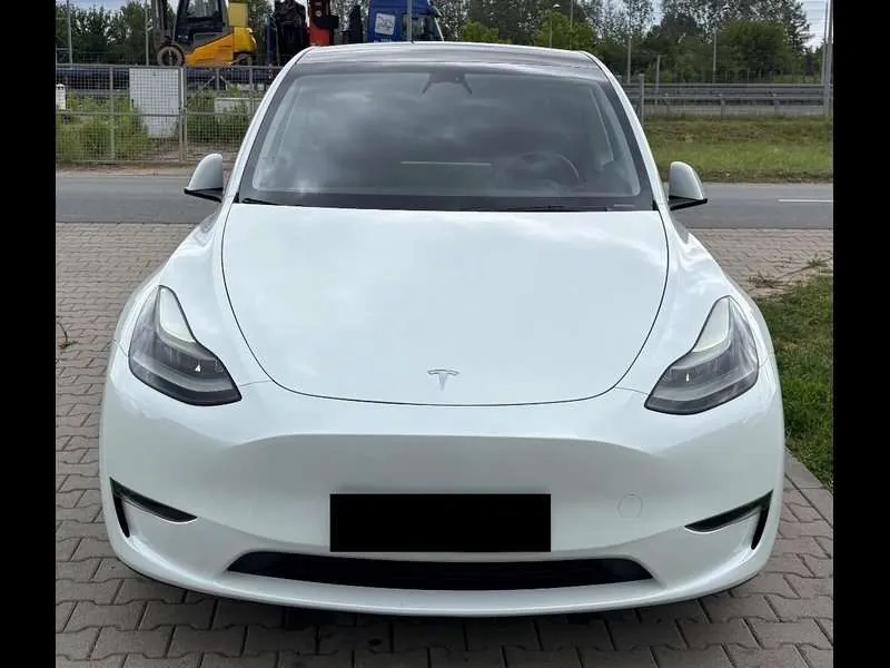 Tesla Model Y 2023 photo 3