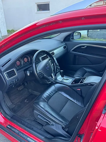 Volvo V70 2010 photo 4