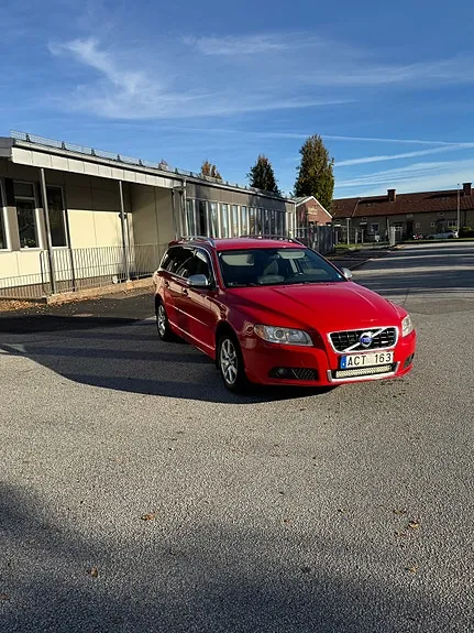 Volvo V70 2010 photo 3