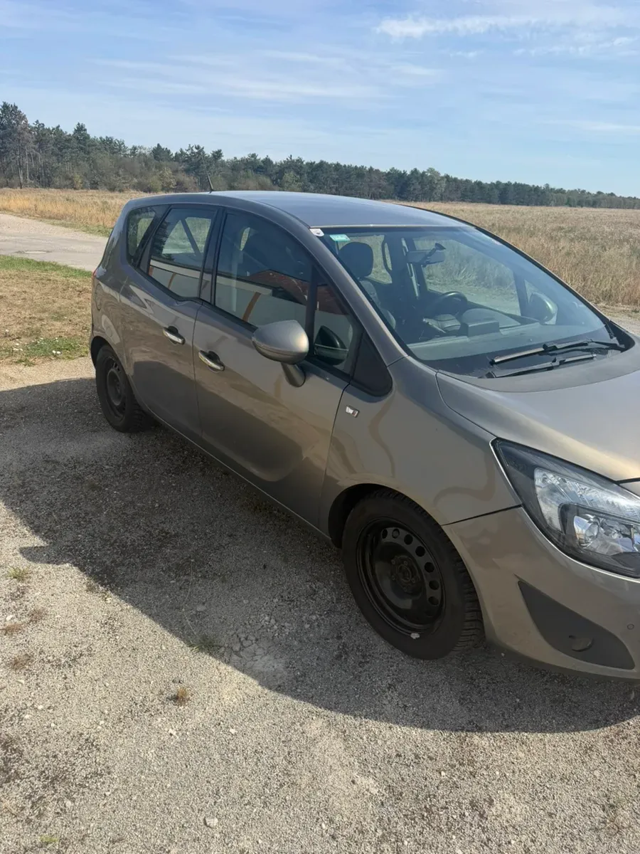 Opel Meriva 2011 photo 2