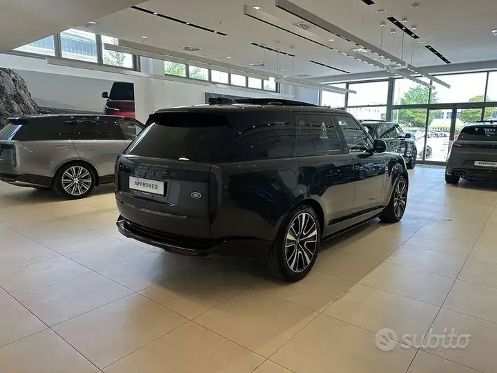 Land Rover Range Rover 2023 photo 2