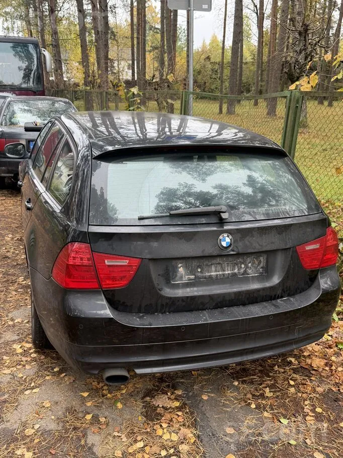 BMW 320 2009 photo 2