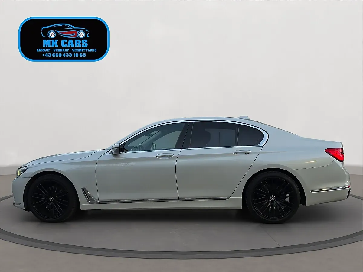 BMW 7 Series 2017 photo 2